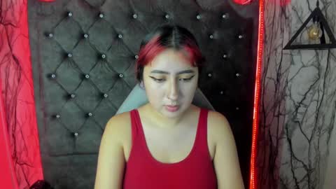 Snapshot of larissa01_ chatting on February 2025 02:49:01 AM Lari online show from February 2025 02:49:01 AM