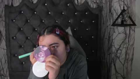 Snapshot of larissa01_ chatting on February 2025 02:40:02 AM Lari online show from February 2025 02:40:02 AM