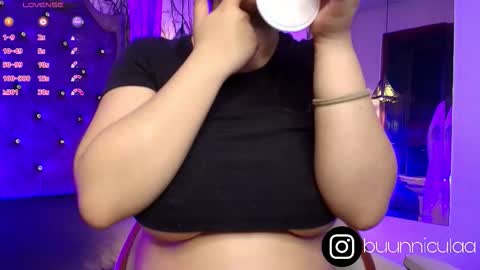 Snapshot of larissa01_ chatting on September 2025 02:44:02 AM Lari online show from September 2025 02:44:02 AM