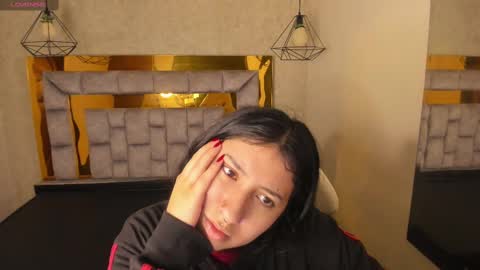 Snapshot of larissa01_ chatting on November 2025 03:23:01 AM Lari online show from November 2025 03:23:01 AM