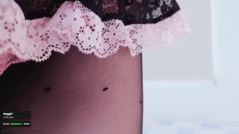 Larissa  online show from February 2025 01:10:01 PM