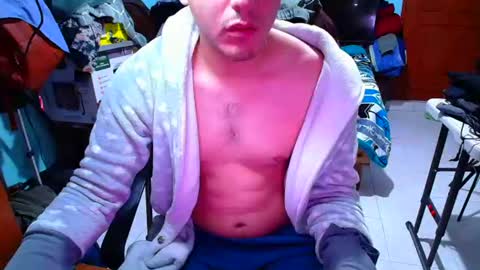 Snapshot of larry_art_a chatting on August 2026 07:07:02 AM Larry online show from August 2026 07:07:02 AM