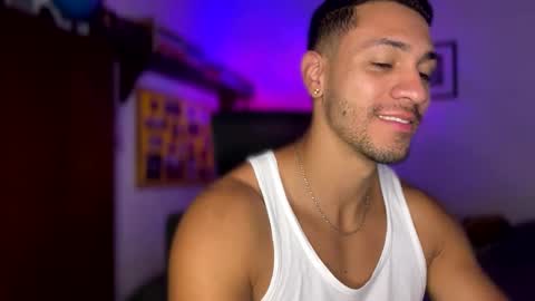 Snapshot of larry_jones chatting on December 2024 01:39:02 PM andrew online show from December 2024 01:39:02 PM