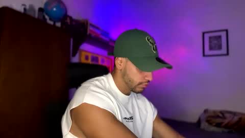 Snapshot of larry_jones chatting on December 2024 01:41:01 PM andrew online show from December 2024 01:41:01 PM