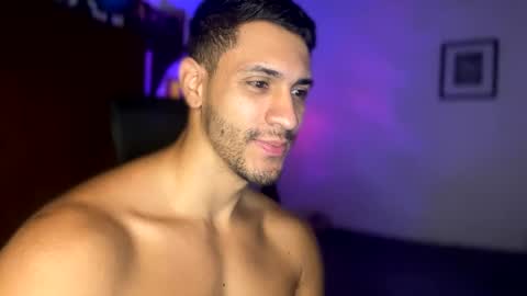 Snapshot of larry_jones chatting on December 2024 05:12:01 PM andrew online show from December 2024 05:12:01 PM