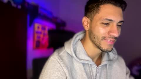 Snapshot of larry_jones chatting on December 2024 01:47:01 PM andrew online show from December 2024 01:47:01 PM