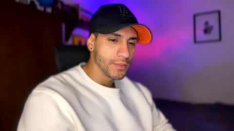 Snapshot of larry_jones chatting on January 2025 04:48:02 PM andrew online show from January 2025 04:48:02 PM