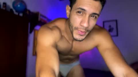 Snapshot of larry_jones chatting on January 2025 05:15:02 PM andrew online show from January 2025 05:15:02 PM