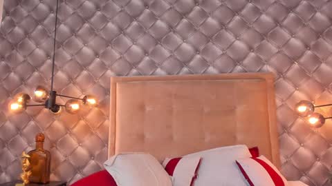 Snapshot of larry_jones chatting on January 2025 04:19:01 PM andrew online show from January 2025 04:19:01 PM