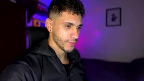 Snapshot of larry_jones chatting on January 2025 12:54:02 AM andrew online show from January 2025 12:54:02 AM