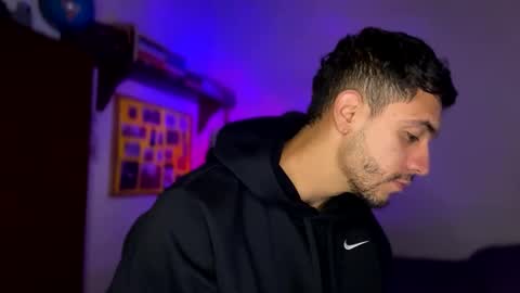 Snapshot of larry_jones chatting on February 2025 03:00:01 PM andrew online show from February 2025 03:00:01 PM