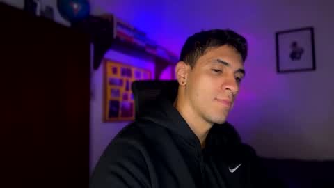 Snapshot of larry_jones chatting on February 2025 01:31:01 AM andrew online show from February 2025 01:31:01 AM