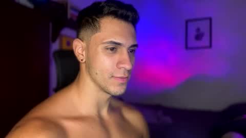 Snapshot of larry_jones chatting on February 2025 01:40:01 AM andrew online show from February 2025 01:40:01 AM