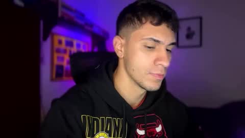 Snapshot of larry_jones chatting on February 2025 04:41:02 PM andrew online show from February 2025 04:41:02 PM