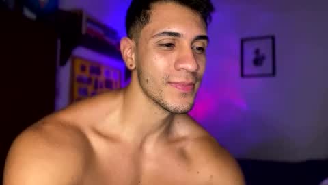 Snapshot of larry_jones chatting on February 2025 01:25:01 AM andrew online show from February 2025 01:25:01 AM