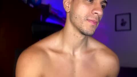 Snapshot of larry_jones chatting on February 2025 05:31:01 PM andrew online show from February 2025 05:31:01 PM