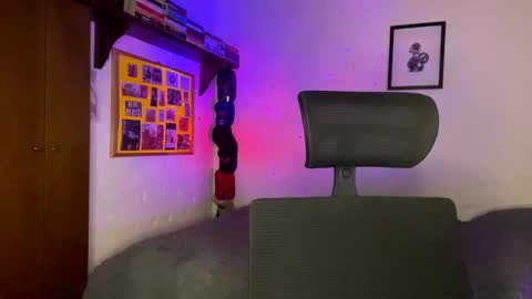 Snapshot of larry_jones chatting on February 2025 02:44:01 PM andrew online show from February 2025 02:44:01 PM