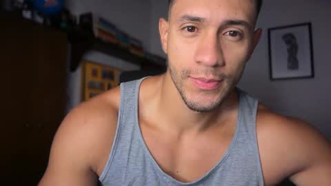 Snapshot of larry_jones chatting on September 2025 01:05:02 PM andrew online show from September 2025 01:05:02 PM