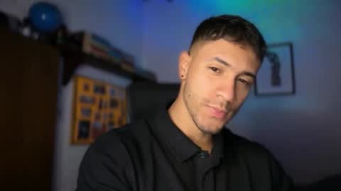 Snapshot of larry_jones chatting on October 2025 01:34:01 PM andrew online show from October 2025 01:34:01 PM