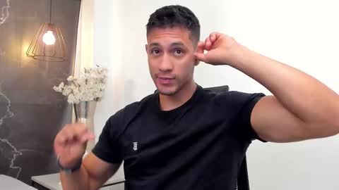 Snapshot of larry_jones chatting on November 2025 01:11:01 PM andrew online show from November 2025 01:11:01 PM