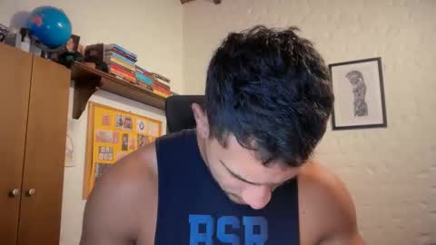 Snapshot of larry_jones chatting on November 2025 01:04:02 PM andrew online show from November 2025 01:04:02 PM