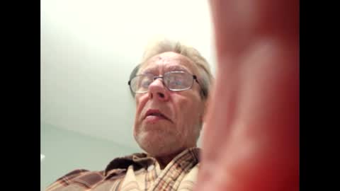Snapshot of larrybrugs chatting on November 2025 10:07:01 AM larrybrugs online show from November 2025 10:07:01 AM
