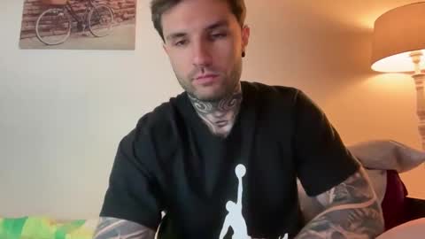 larsskeet online show from December 2025 01:38:02 PM