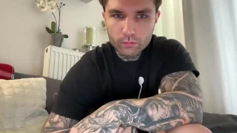 larsskeet online show from February 2026 12:02:02 PM