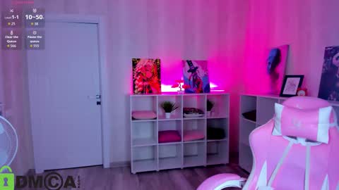 lasly_moon online show from December 2025 01:02:02 AM