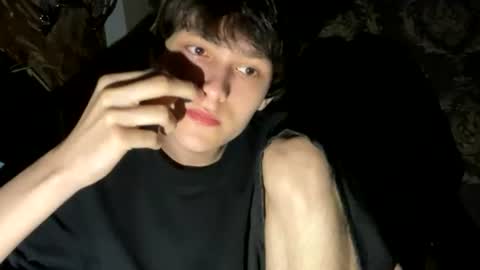 Snapshot of latenight_b chatting on June 2026 09:07:02 PM Chillboy online show from June 2026 09:07:02 PM