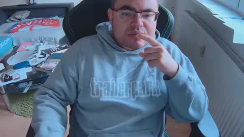 latexboy893 online show from November 2025 01:00:02 PM