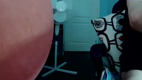 Snapshot of latexchris77 chatting on June 2026 06:25:01 AM latexchris77 online show from June 2026 06:25:01 AM