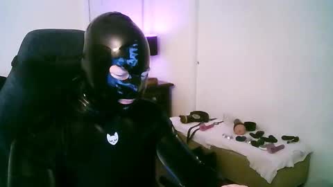 latexminheadroom online show from December 2025 04:07:02 AM