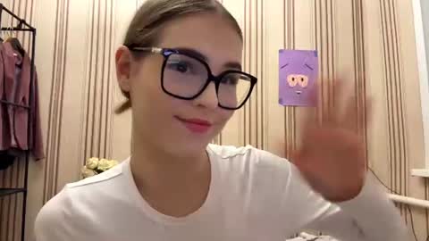 Mia online show from July 2026 05:42:02 PM