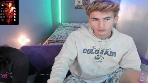 Snapshot of latin_boysxxx_ chatting on April 2026 02:33:01 AM latin_boysxxx_ online show from April 2026 02:33:01 AM