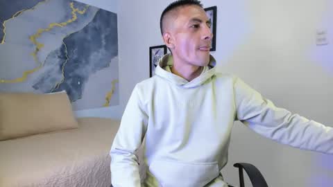 crissex  online show from November 2025 01:32:02 PM