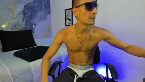 crissex  online show from November 2025 12:17:01 PM