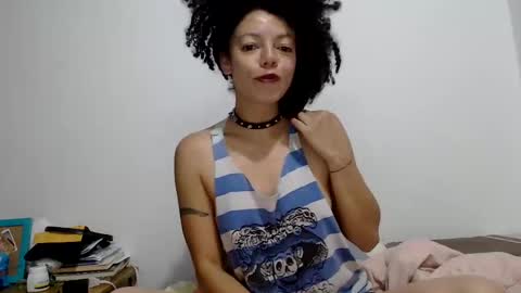 Latinacoka online show from February 2025 10:19:01 AM