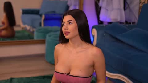 Latina online show from March 2025 06:23:01 PM