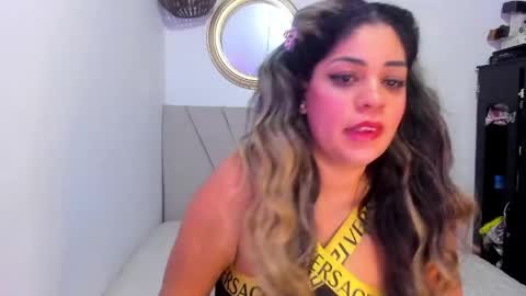Snapshot of latinamav22 chatting on April 2026 04:08:02 AM latinamav22 online show from April 2026 04:08:02 AM