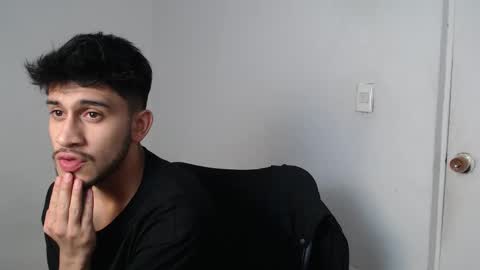 Snapshot of latinbunny7779 chatting on February 2025 06:26:02 AM camilo online show from February 2025 06:26:02 AM