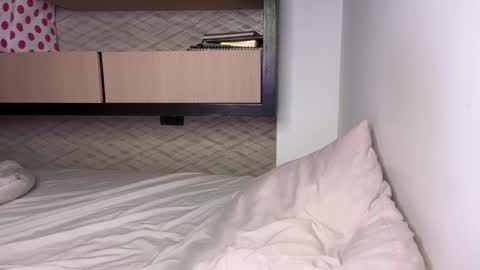 Hi -  online show from December 2024 04:06:02 AM