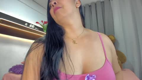 Snapshot of latinlove_sexygirls chatting on June 2026 01:51:02 AM Vanessa online show from June 2026 01:51:02 AM