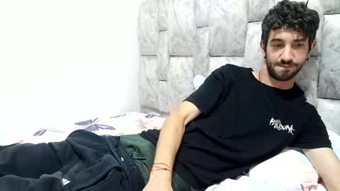 latinlustandfrenchkiss online show from December 2025 03:52:01 PM