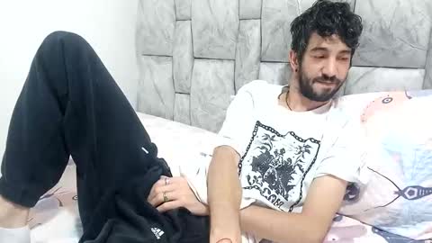 latinlustandfrenchkiss online show from December 2025 03:07:01 PM