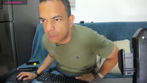 latinmartin73 online show from January 2025 01:48:02 AM