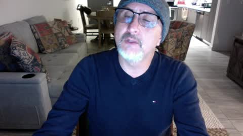 QS - INDEPENDENT MODEL online show from December 2024 06:00:02 AM