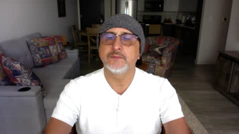 QS - INDEPENDENT MODEL online show from January 2025 06:21:01 PM