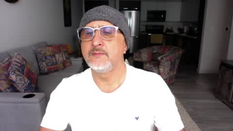 QS - INDEPENDENT MODEL online show from February 2025 04:54:01 PM