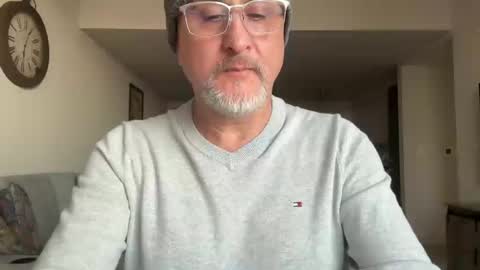 QS - INDEPENDENT MODEL online show from March 2025 11:01:02 PM